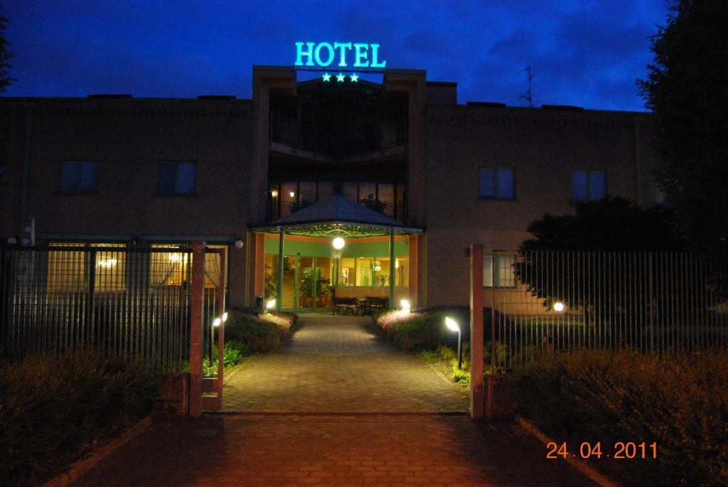Vecchia Brianza Hotel Seveso ภายนอก รูปภาพ