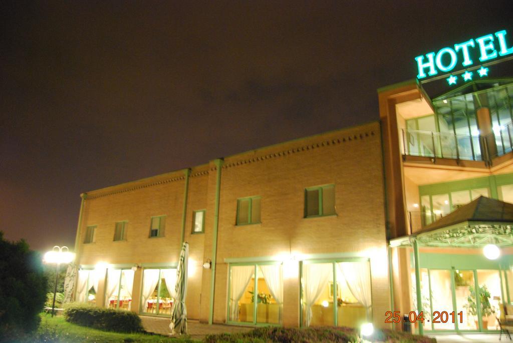 Vecchia Brianza Hotel Seveso ภายนอก รูปภาพ